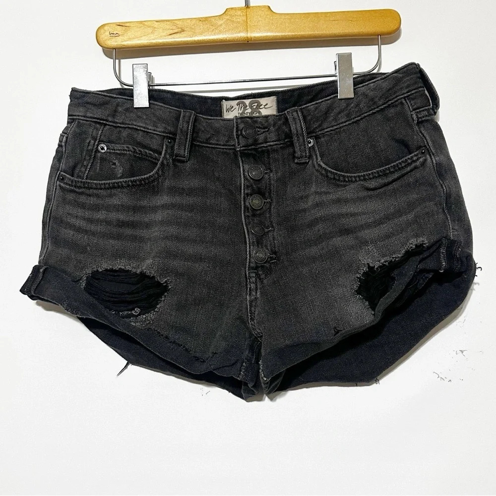 Free People Romeo Rolled Cuff  Denim Shorts in Black Mambo Size 28